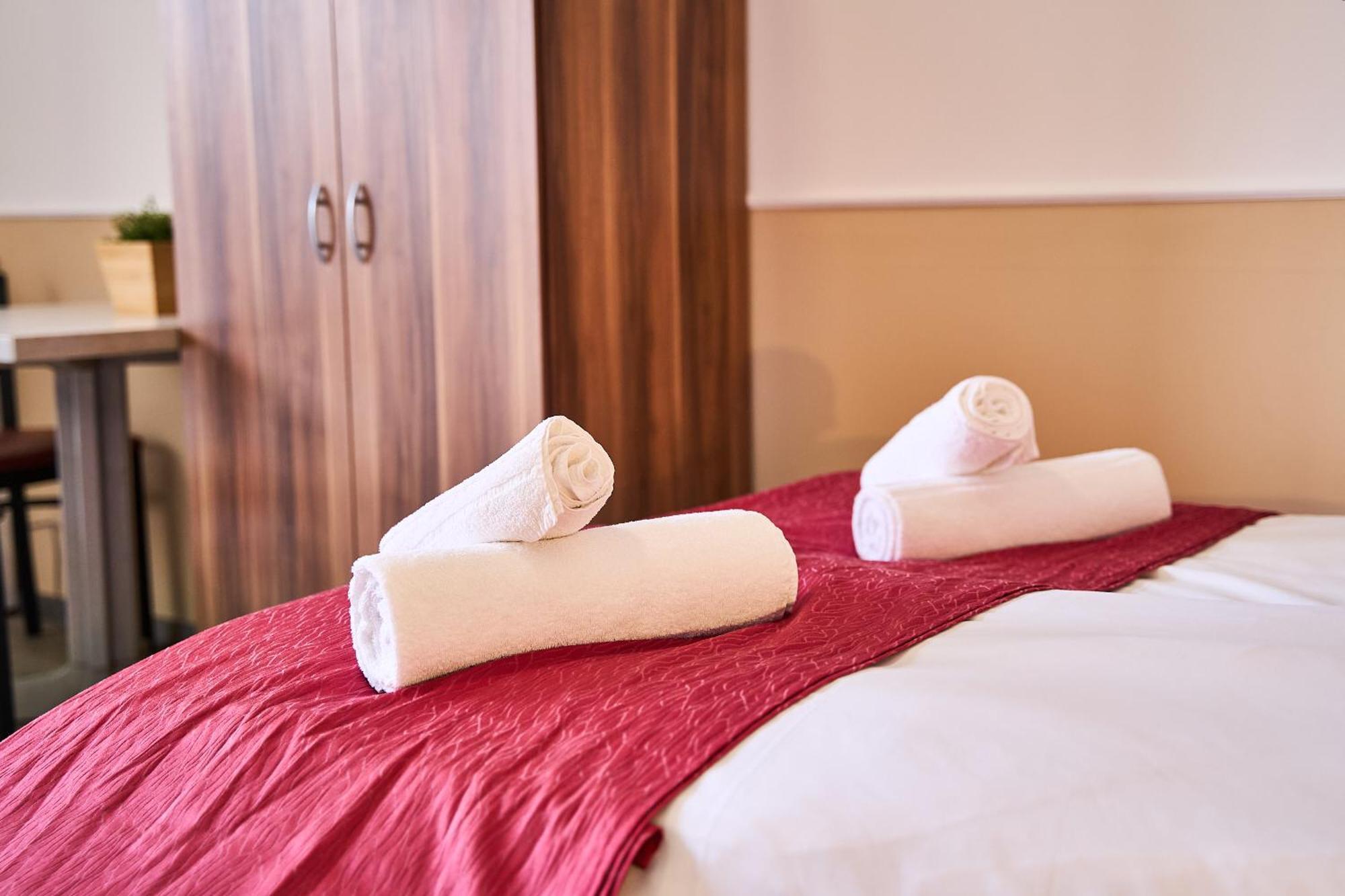 Hotel Maximo Pinneberg Eksteriør billede